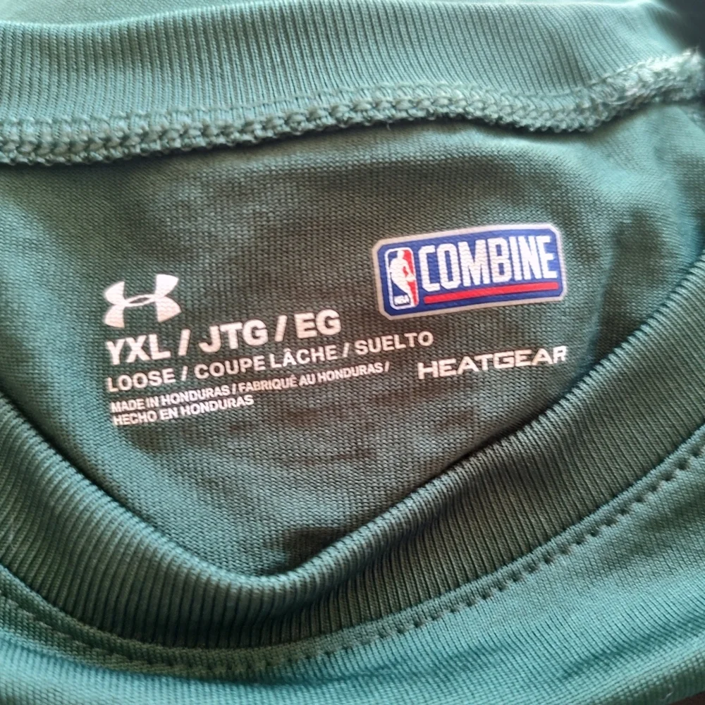 💥 3/$20 Under Armour Bucks Combine XL Loose Heat Gear Shirt Sleeve T-Shi